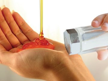 зачем добавлять соль в шампунь