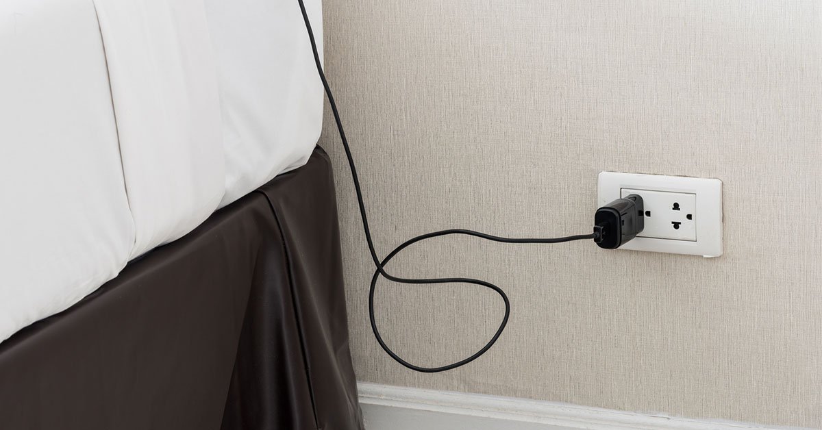 Зарядное устройство в розетке