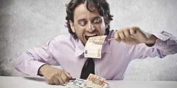 Жадный мужчина