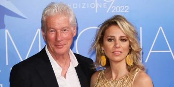 Жена Ричарда Гира