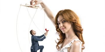 Женские манипуляции